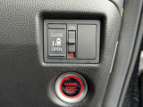 片側電動スライドドアを装備!荷物で手が塞がる時など簡単にドアの開閉ができます!