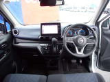 周りが見やすく運転しやすいお車です♪