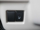 運転席にシートヒーターが付いております!
