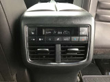 リア席オートエアコン&シートヒーター機能付きです。
