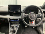 見通しのよいすっきりとした視界で、誰でも運転しやすいです。運転のしやすさは疲れにくさにも繋がりますよ♪