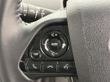 運転中、オーディオの操作をしてて、ハッとしたことはありませんか?ステアリングスイッチは、運転中でもハンドルでオーディオの操作が可能です。安全なドライブをサポートします。