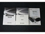 保証書・記録簿・取扱説明書と揃っていいます。キーの電池は新品にお取替えしてから納車させて頂きます。