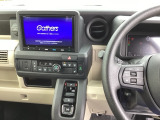 スマートフォンなどの充電に便利なUSBジャック。運転席からも助手席からも使いやすいです。