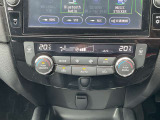 オートエアコンは、温度や風量を自動で調整してくれるため、運転に集中でき、疲労軽減にもつながります。また、車内の温度を一定に保つことで、結露やカビの発生を防ぐ効果もあります。