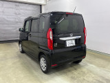 Honda SENSING装着車です。衝突を予測してブレーキをかけたり、前のクルマにちょうどいい距離で走行できる多彩な安心・快適機能を搭載した先進の安全運転支援システム。