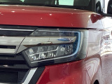 LEDヘッドライトは、点灯の瞬間から最大光量を発揮し、突然暗くなるトンネルなどでの安定感を高めます。