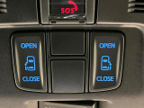 【両側パワースライドドア】スマートキーや運転席のスイッチで後席両側スライドドアの開閉が可能♪電動だから力を入れてドアを開ける必要が無く、小さなお子様でも簡単に開け閉めでき快適です♪