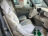 シートは運転する方の疲労が極力溜まらないように設計され、乗り心地も快適な素材を使用しています!是非一度ご来店いただき座ってみてください♪