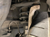 お車を安心してお乗りいただく為には、足回りの定期点検が欠かせません。サービスサポート(有償保証)では無料点検もご提供しており、安心のカーライフをお過ごしいただけるサポート体制が整っています。
