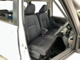 【運転席・助手席】内装ルームクリーニング済みです。しっかり綺麗にしていますので、是非、お確かめください。車に自信があるからこそ、是非一度ご来店頂き内外装も見てもらえると幸いです。