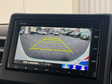 【バックカメラ】駐車時に後方がリアルタイム映像で確認できます。大型商業施設や立体駐車場での駐車時や、夜間のバック時に大活躍!運転スキルに関わらず、今や必須となった装備のひとつです!