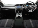 ◆視界広々で非常に運転しやすくロングドライブでも疲れを感じさせないすっきりとまとまったインパネ周りです。