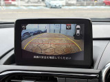 バックカメラで駐車をサポートいたします。