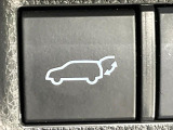 【パワーバックドア】スマートキーや運転席のボタンを押すだけでリアゲートが自動で開閉します!荷物を持っている時や、高い位置にあるバックドアを閉める際に便利な機能です♪