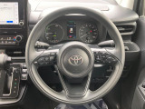 インテリアに合わせたデザインのステアリングは、運転される方のことも考え、運転しやすい形状、大きさです。是非一度、実際に触ってお確かめください。