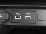 便利な充電用USBジャックも付いています。