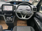 運転席 視界がよく操作しやすいスイッチ類がドライブをサポートいたします!