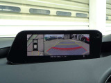 【360&deg;カメラ】狭い駐車場でも安心して駐車することができます。
