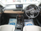 運転にかかわる様々な操作を安全に行えるように視点移動が少なく、操作性に配慮されたスイッチ類が凝縮されたコクピットです。