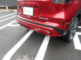 障害物を感知するセンサー付きです。狭い場所や暗いところで運転者が見落としてもブザーで知らせてくれます。