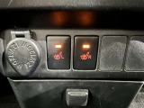 冬場に嬉しい運転席、助手席シートヒーター付きでポカポカ