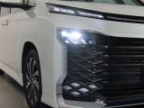 高輝度で点灯速度が速く、しかも消費電力の少ないLEDヘッドライトが装備されています!LEDの明るい光が走行中の視界の確保をサポートして、夜のドライブがより楽しく安全に運転できます♪