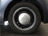 ◆純正ホイール装着車◆シンプルなデザインのホイールキャップ付きです。