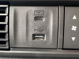 USB機器などの外部機器の接続が可能です。