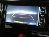 バックガイドモニターで、後方を確認しながら安心して駐車することができます。運転初心者も熟練者も必須の機能ですよ!