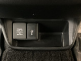 【USBポート】USBポートも装備されています♪スマートフォンのオーディオに連携も可能です。今や欠かせない装備の一つです!