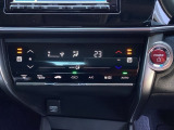 スマートキーです!!今や標準の装備になりつつありますよね!!ドアロック・アンロックも便利です!!