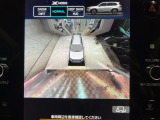【マルチテレインモニター】車のフロントやサイドのカメラ画像を同時にモニター表示することで、悪路や狭い道を走行時でも周囲の状況確認ができ安心!本格SUVにうれしい装備です♪