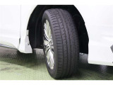 タイヤサイズ 225/55R19。