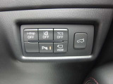 衝突軽減ブレーキなどの安全装備もしっかり装備されております!また、リアパワーゲートも付いてます!