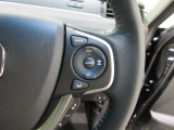 Hondaセンシングの機能のひとつ、アダプティブクルーズコントロール付!アクセルから足を離しても設定したスピードと前車との車間を保ち走行してくれます!車線維持もアシスト☆高速道路で疲労軽減ですね☆