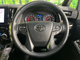 【純正革巻きステアリング】上質な革を使用することで、手にしっかり馴染みとても運転しやすいハンドルです♪