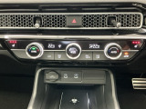 Wエアコン付きです!運転席・助手席それぞれ快適な車内でお過ごしいただけます。寒い時期には嬉しいシートヒーター付きです!