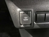 充電用USB端子付き。スマートフォンなどの充電に便利です。