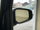 車線変更も安心のブラインドスポットモニターにリアトラフィックモニター付きです。
