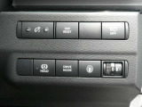自動(被害軽減)ブレーキ、踏み間違い衝突防止アシスト、車線逸脱防止支援システム、横滑り防止装置などのセーフティ機能が充実してます。