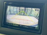 【バックカメラ】駐車時に後方がリアルタイム映像で確認できます。大型商業施設や立体駐車場での駐車時や、夜間のバック時に大活躍!運転スキルに関わらず、今や必須となった装備のひとつです!