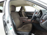 長時間の運転でも疲れにくいシートです。