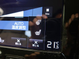 【シートヒーター】寒い日に重宝するシートヒーターが後席にも装備。後席シートでもリビングルームのような快適さを実現しています。こんなところにもボルボのクルマ作りにおけるこだわりが感じられます。