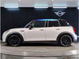 気密性の高いMINIは外観のかわいらしさとは裏腹に、外の雑音を遮り、高級感のある快適なドライブをお楽しみいただけます。