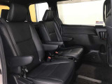 ゆとりある広々とした車内空間は、ドライブを始め買い物やレジャーなど、幅広く活躍します。一人でもみんなとでもお出かけを楽しみましょう!