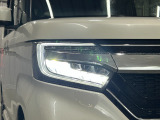 LEDヘッドライトは、点灯の瞬間から最大光量を発揮し、突然暗くなるトンネルなどでの安定感を高めます