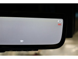 前・後ドラレコ搭載。走行中の前方後方のカメラ映像を電子インナーミラーに挿入したSDカードに録画します。万が一の場合、責任の所在を明確できるのはもちろん、観光などお出かけ先の景色を残しておけます。