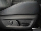 パワーシート搭載。微妙な調整が手軽にでき、ピッタリのポジションで運転することが可能です。