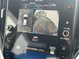 【マルチテレインモニター】車のフロントやサイドのカメラ画像を同時にモニター表示することで、悪路や狭い道を走行時でも周囲の状況確認ができ安心!本格SUVにうれしい装備です♪